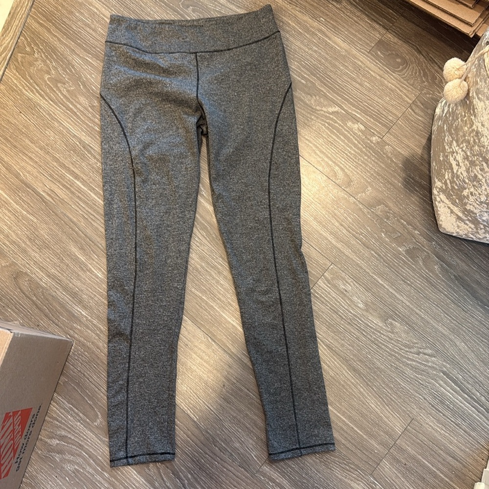 Fashion Nova Sport Women's Gray workout Set - Picture 6 of 8